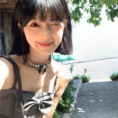 容基耶尔女士 封面